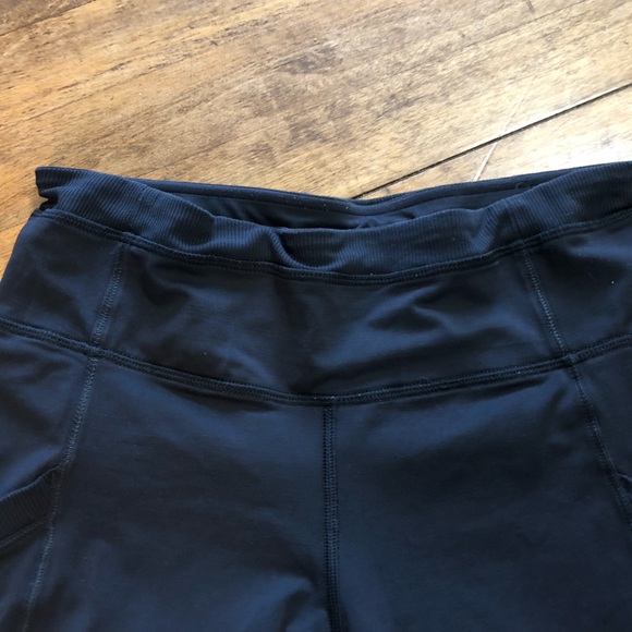 Lululemon Ladies Crops - Picture 6 of 7